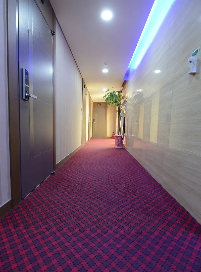 Hotel Lumia Myeongdong Сеул